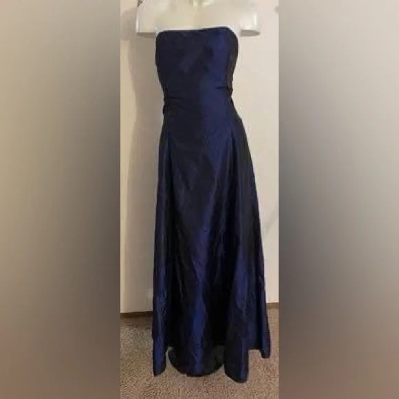 green emerald velvet dress Size 16 Jessica Mcclintock 700201 Ivory/Nude Gown